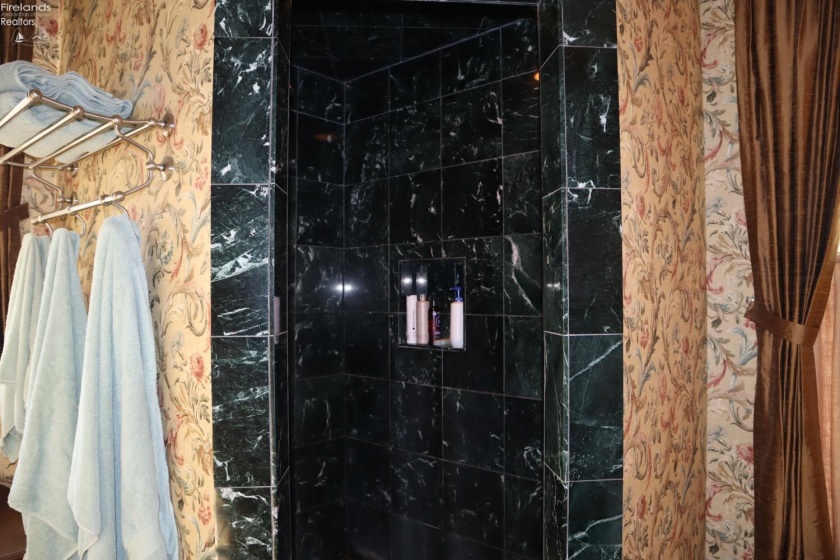 2961 Ridge Road, Norwalk, 44857, 4 Bedrooms Bedrooms, ,5 BathroomsBathrooms,Residential,For Sale,Ridge,20254369