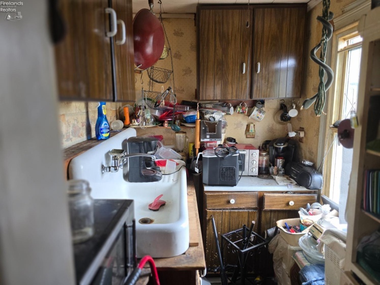 1010 Jefferson Street, Sandusky, 44870, 3 Bedrooms Bedrooms, ,1 BathroomBathrooms,Residential,For Sale,Jefferson,20261262