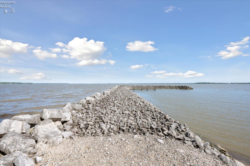 2170 Dorchester Drive, Marblehead, 43440, 4 Bedrooms Bedrooms, ,5 BathroomsBathrooms,Residential,For Sale,Dorchester,20261275