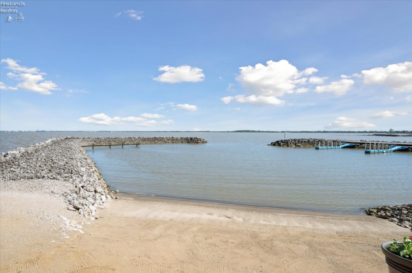 2170 Dorchester Drive, Marblehead, 43440, 4 Bedrooms Bedrooms, ,5 BathroomsBathrooms,Residential,For Sale,Dorchester,20261275