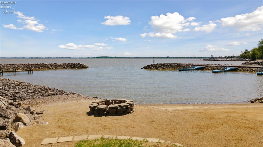 2170 Dorchester Drive, Marblehead, 43440, 4 Bedrooms Bedrooms, ,5 BathroomsBathrooms,Residential,For Sale,Dorchester,20261275