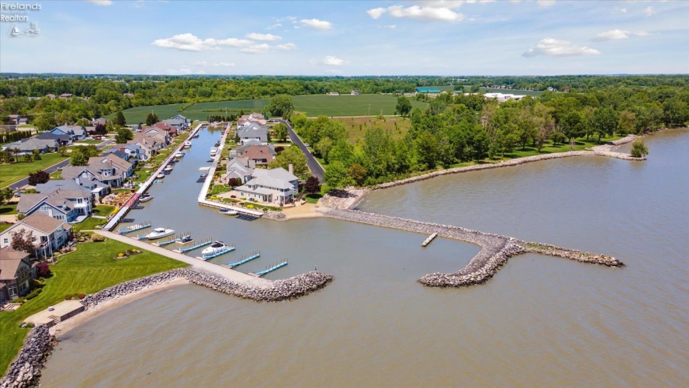 2170 Dorchester Drive, Marblehead, 43440, 4 Bedrooms Bedrooms, ,5 BathroomsBathrooms,Residential,For Sale,Dorchester,20261275