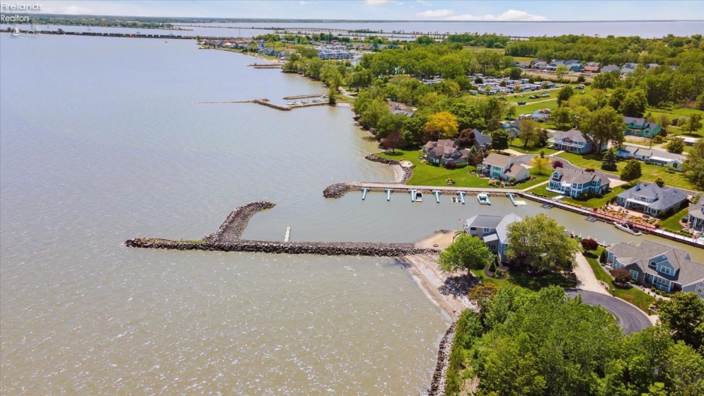 2170 Dorchester Drive, Marblehead, 43440, 4 Bedrooms Bedrooms, ,5 BathroomsBathrooms,Residential,For Sale,Dorchester,20261275