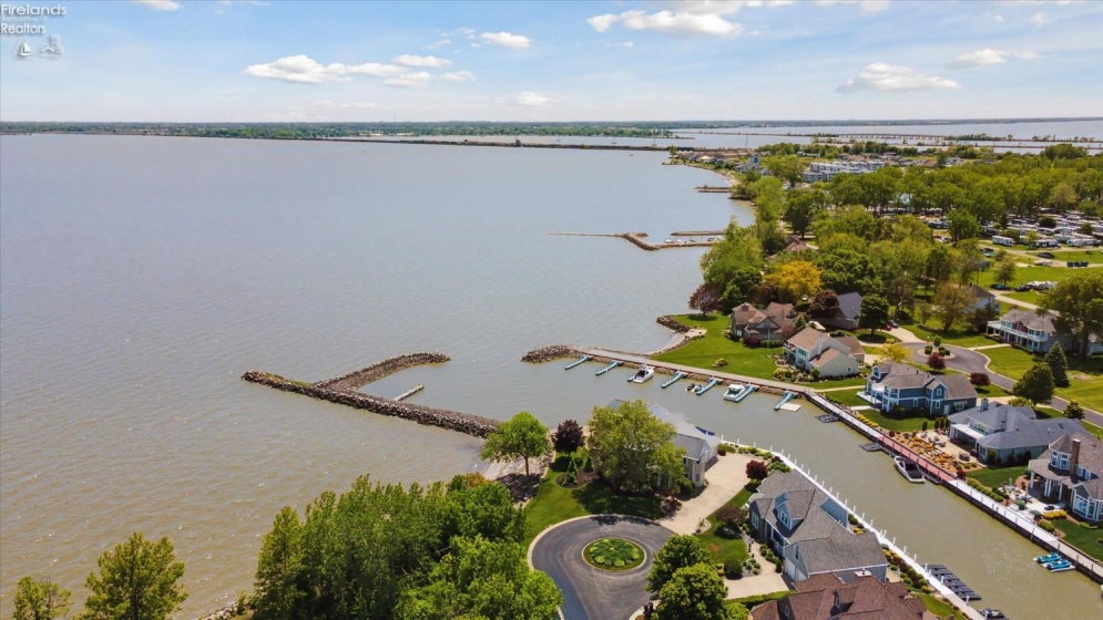 2170 Dorchester Drive, Marblehead, 43440, 4 Bedrooms Bedrooms, ,5 BathroomsBathrooms,Residential,For Sale,Dorchester,20261275