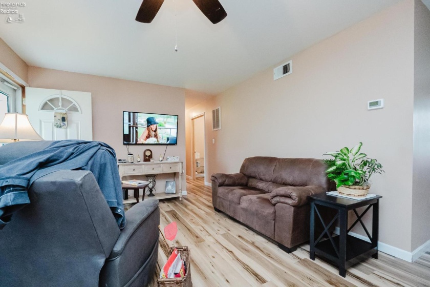 24 Gail Lane, Tiffin, 44883, 3 Bedrooms Bedrooms, ,1 BathroomBathrooms,Residential,For Sale,Gail,20261281