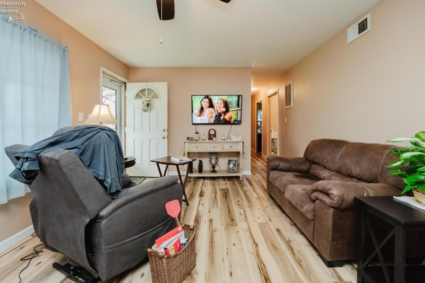 24 Gail Lane, Tiffin, 44883, 3 Bedrooms Bedrooms, ,1 BathroomBathrooms,Residential,For Sale,Gail,20261281