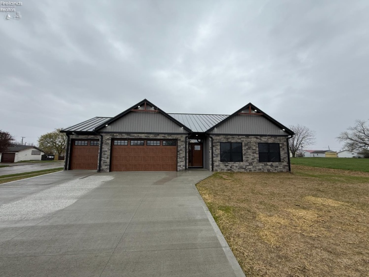 203 Crestwood Drive, Willard, 44890, 3 Bedrooms Bedrooms, ,2 BathroomsBathrooms,Residential,For Sale,Crestwood,20261255