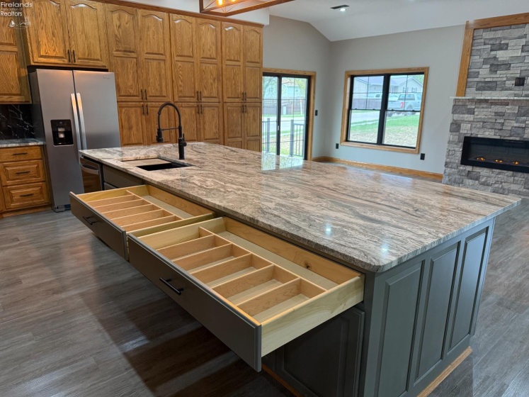 203 Crestwood Drive, Willard, 44890, 3 Bedrooms Bedrooms, ,2 BathroomsBathrooms,Residential,For Sale,Crestwood,20261255