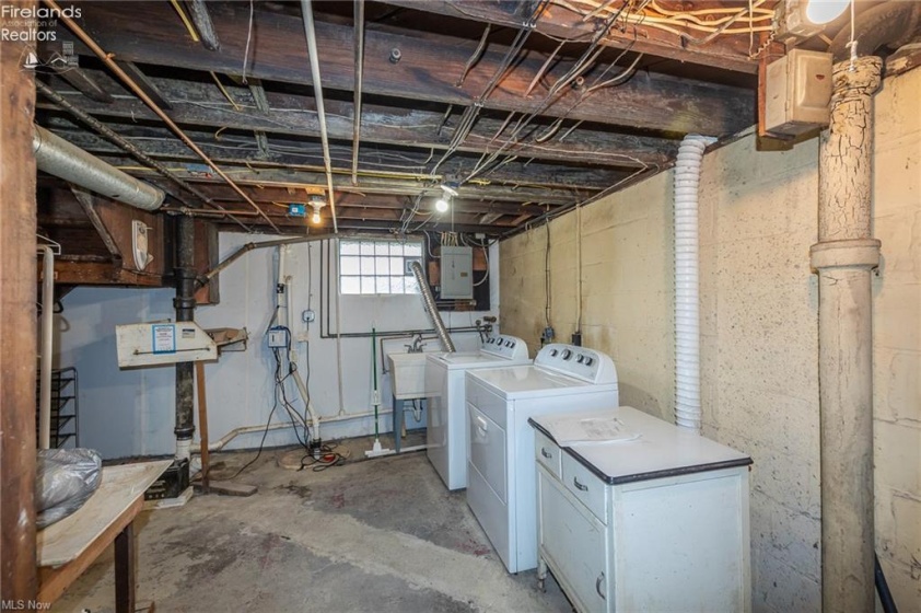 1427 Lakeview Boulevard, Lorain, 44052, ,2 BathroomsBathrooms,Residential,For Sale,Lakeview,20261287