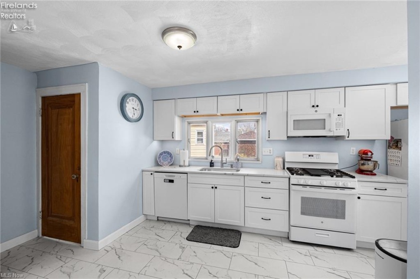 1427 Lakeview Boulevard, Lorain, 44052, ,2 BathroomsBathrooms,Residential,For Sale,Lakeview,20261287