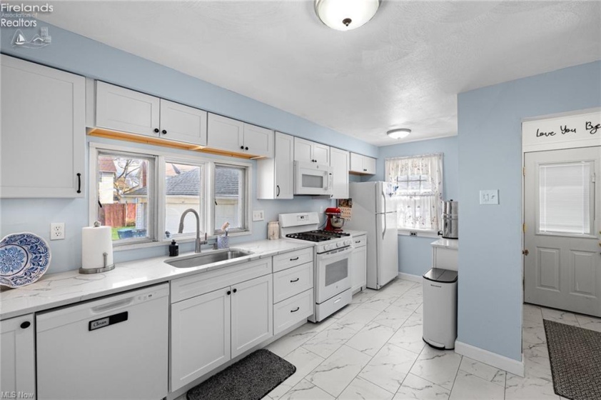 1427 Lakeview Boulevard, Lorain, 44052, ,2 BathroomsBathrooms,Residential,For Sale,Lakeview,20261287