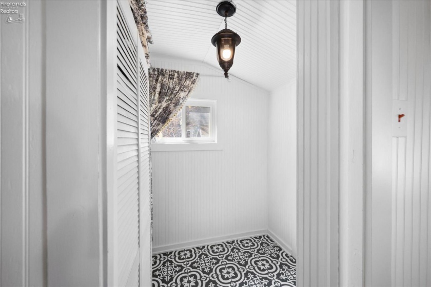 536 Walnut Ave, Lakeside, 43440, 4 Bedrooms Bedrooms, ,2 BathroomsBathrooms,Residential,For Sale,Walnut Ave,20261256