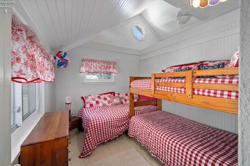 536 Walnut Ave, Lakeside, 43440, 4 Bedrooms Bedrooms, ,2 BathroomsBathrooms,Residential,For Sale,Walnut Ave,20261256