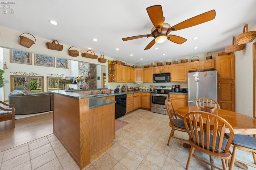 5054 Schoolhouse Road, Port Clinton, 43452, 3 Bedrooms Bedrooms, ,2 BathroomsBathrooms,Residential,For Sale,Schoolhouse,20261097