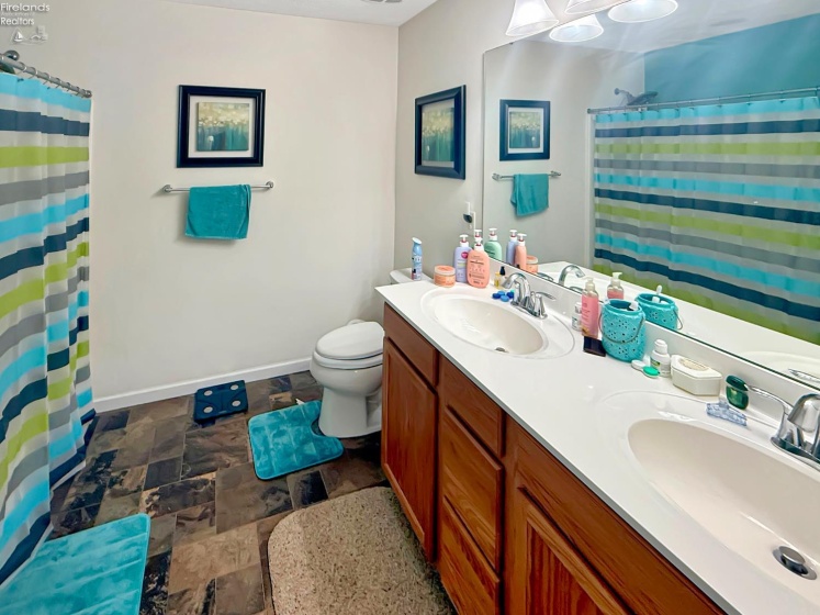 6138 Meadow Farm Lane, Lorain, 44053, 4 Bedrooms Bedrooms, ,4 BathroomsBathrooms,Residential,For Sale,Meadow Farm Lane,20261125