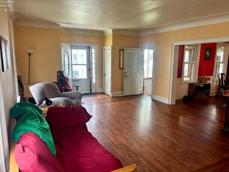 1107 Garrison Street, Fremont, 43420, 3 Bedrooms Bedrooms, ,2 BathroomsBathrooms,Residential,For Sale,Garrison,20261286