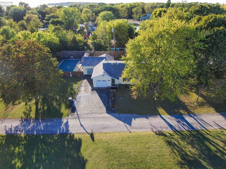 2058 Skyline Drive, Marblehead, 43440, 3 Bedrooms Bedrooms, ,2 BathroomsBathrooms,Residential,For Sale,Skyline,20261292