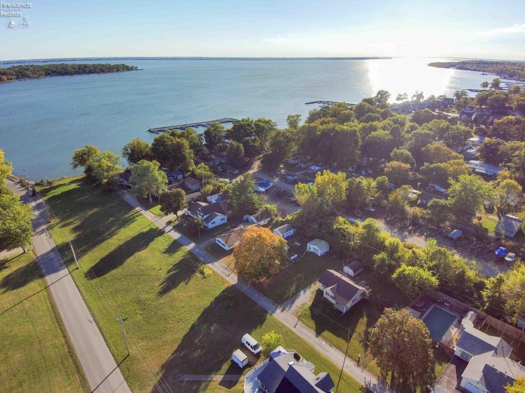 2058 Skyline Drive, Marblehead, 43440, 3 Bedrooms Bedrooms, ,2 BathroomsBathrooms,Residential,For Sale,Skyline,20261292