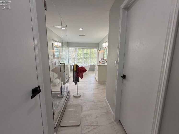 1 Jennifer Way, Norwalk, 44857, 4 Bedrooms Bedrooms, ,6 BathroomsBathrooms,Residential,For Sale,Jennifer,20261283