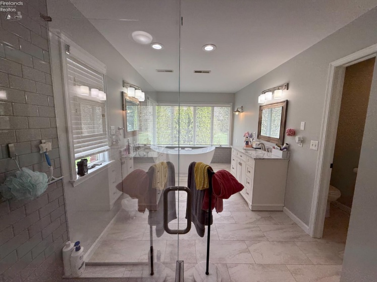 1 Jennifer Way, Norwalk, 44857, 4 Bedrooms Bedrooms, ,6 BathroomsBathrooms,Residential,For Sale,Jennifer,20261283