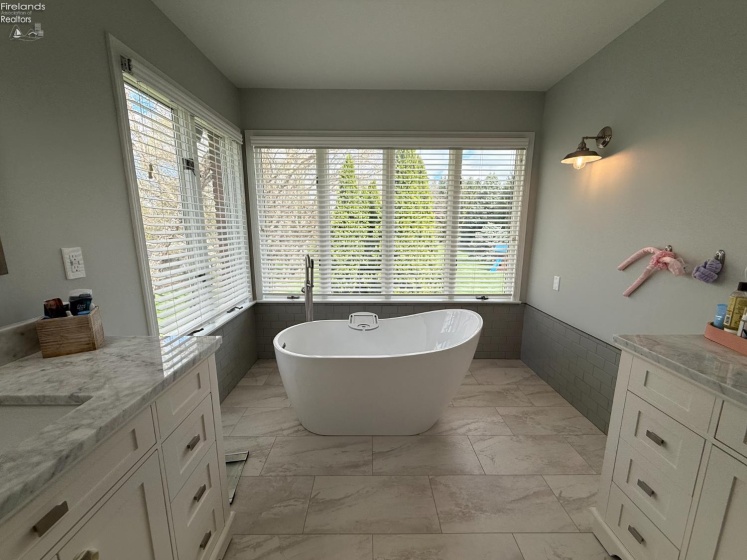 1 Jennifer Way, Norwalk, 44857, 4 Bedrooms Bedrooms, ,6 BathroomsBathrooms,Residential,For Sale,Jennifer,20261283