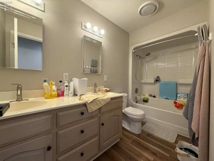 1 Jennifer Way, Norwalk, 44857, 4 Bedrooms Bedrooms, ,6 BathroomsBathrooms,Residential,For Sale,Jennifer,20261283