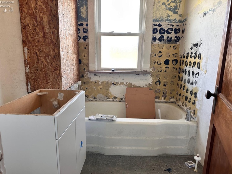 140 Hobson Street, Bellevue, 44811, 3 Bedrooms Bedrooms, ,1 BathroomBathrooms,Residential,For Sale,Hobson,20261302