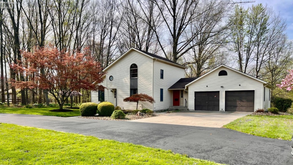 54 Harris Avenue, Norwalk, 44857, 2 Bedrooms Bedrooms, ,3 BathroomsBathrooms,Residential,For Sale,Harris,20261305