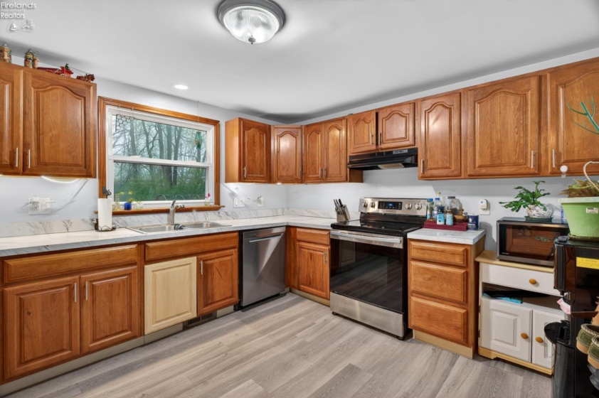 136 Park Street, Oberlin, 44074, 2 Bedrooms Bedrooms, ,1 BathroomBathrooms,Residential,For Sale,Park,20261301