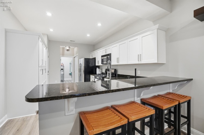 2690 Canterbury Circle, Port Clinton, 43452, 3 Bedrooms Bedrooms, ,3 BathroomsBathrooms,Residential,For Sale,Canterbury,20261313