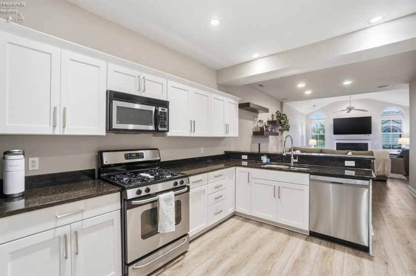 2690 Canterbury Circle, Port Clinton, 43452, 3 Bedrooms Bedrooms, ,3 BathroomsBathrooms,Residential,For Sale,Canterbury,20261313