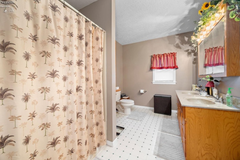 33 Garden Street, Norwalk, 44857, 3 Bedrooms Bedrooms, ,2 BathroomsBathrooms,Residential,For Sale,Garden,20261296