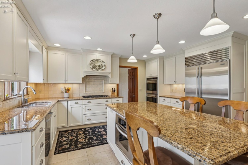 6860 Cliffside Drive, Vermilion, 44089, ,4 BathroomsBathrooms,Residential,For Sale,Cliffside,20261317