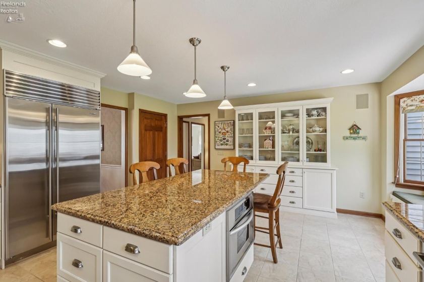 6860 Cliffside Drive, Vermilion, 44089, ,4 BathroomsBathrooms,Residential,For Sale,Cliffside,20261317