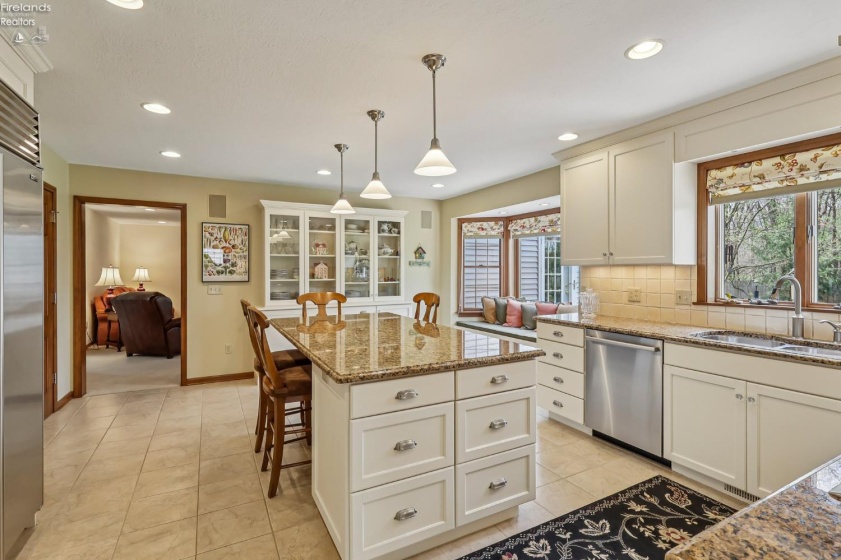 6860 Cliffside Drive, Vermilion, 44089, ,4 BathroomsBathrooms,Residential,For Sale,Cliffside,20261317