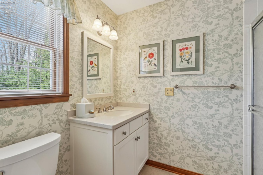 6860 Cliffside Drive, Vermilion, 44089, ,4 BathroomsBathrooms,Residential,For Sale,Cliffside,20261317