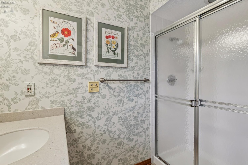 6860 Cliffside Drive, Vermilion, 44089, ,4 BathroomsBathrooms,Residential,For Sale,Cliffside,20261317