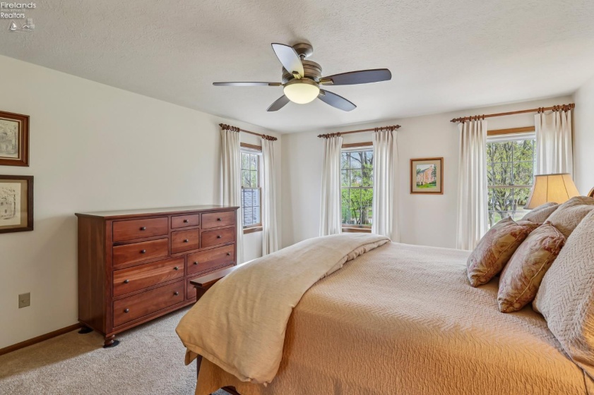 6860 Cliffside Drive, Vermilion, 44089, ,4 BathroomsBathrooms,Residential,For Sale,Cliffside,20261317