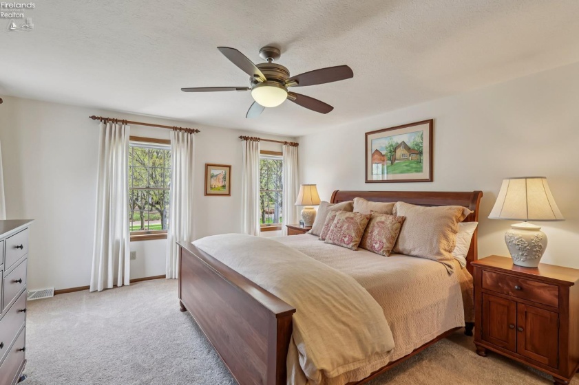 6860 Cliffside Drive, Vermilion, 44089, ,4 BathroomsBathrooms,Residential,For Sale,Cliffside,20261317