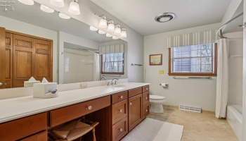 6860 Cliffside Drive, Vermilion, 44089, ,4 BathroomsBathrooms,Residential,For Sale,Cliffside,20261317