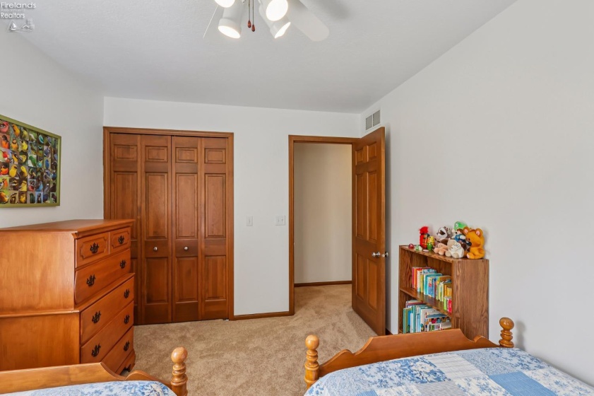 6860 Cliffside Drive, Vermilion, 44089, ,4 BathroomsBathrooms,Residential,For Sale,Cliffside,20261317