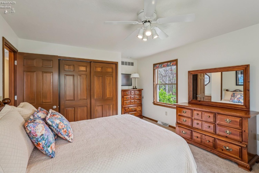 6860 Cliffside Drive, Vermilion, 44089, ,4 BathroomsBathrooms,Residential,For Sale,Cliffside,20261317