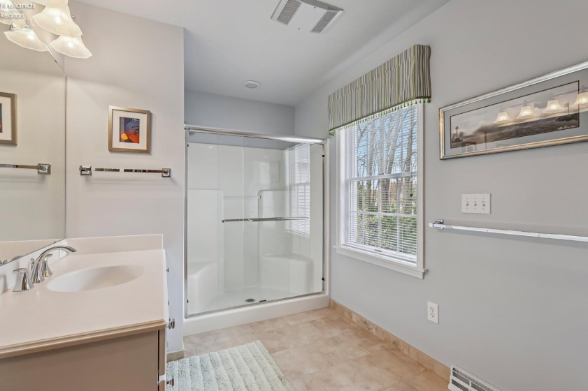 6860 Cliffside Drive, Vermilion, 44089, ,4 BathroomsBathrooms,Residential,For Sale,Cliffside,20261317