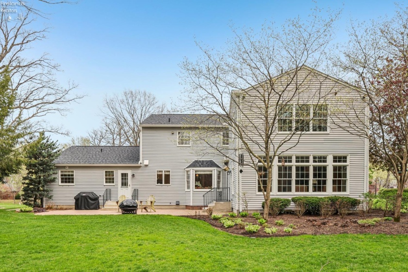 6860 Cliffside Drive, Vermilion, 44089, ,4 BathroomsBathrooms,Residential,For Sale,Cliffside,20261317