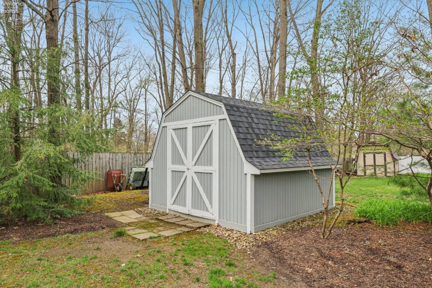 6860 Cliffside Drive, Vermilion, 44089, ,4 BathroomsBathrooms,Residential,For Sale,Cliffside,20261317