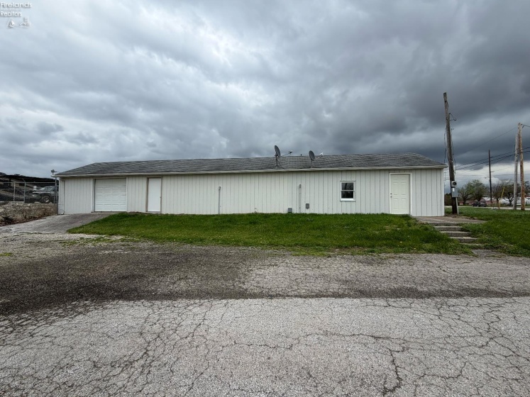 2252 Sr 20, Clyde, 43410, ,Commercial,For Sale,Sr 20,20261322
