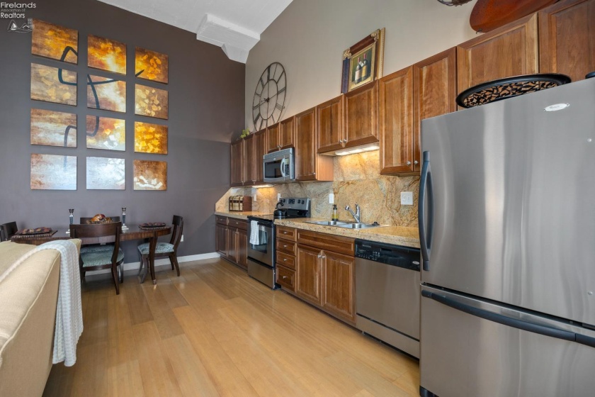 401 Shoreline Drive, Sandusky, 44870, 2 Bedrooms Bedrooms, ,2 BathroomsBathrooms,Residential,For Sale,Shoreline,20261291