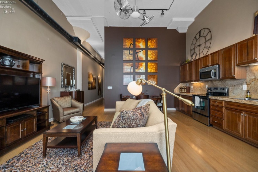 401 Shoreline Drive, Sandusky, 44870, 2 Bedrooms Bedrooms, ,2 BathroomsBathrooms,Residential,For Sale,Shoreline,20261291