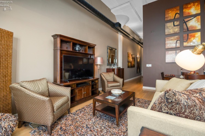 401 Shoreline Drive, Sandusky, 44870, 2 Bedrooms Bedrooms, ,2 BathroomsBathrooms,Residential,For Sale,Shoreline,20261291