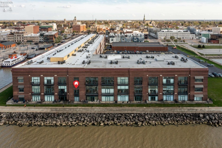 401 Shoreline Drive, Sandusky, 44870, 2 Bedrooms Bedrooms, ,2 BathroomsBathrooms,Residential,For Sale,Shoreline,20261291